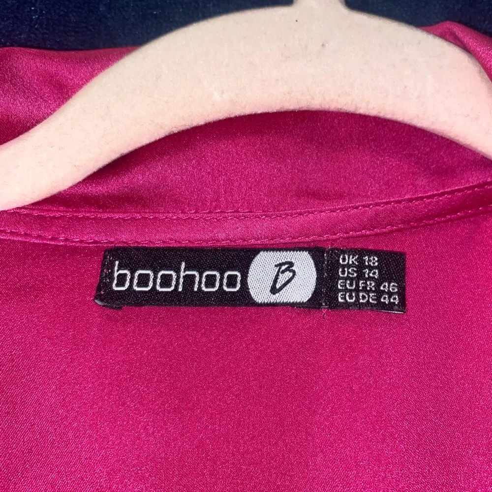 Boohoo Satin Wrap Skater Dress New missing tag 💙 multiple items make an offer - Picture 4 of 7